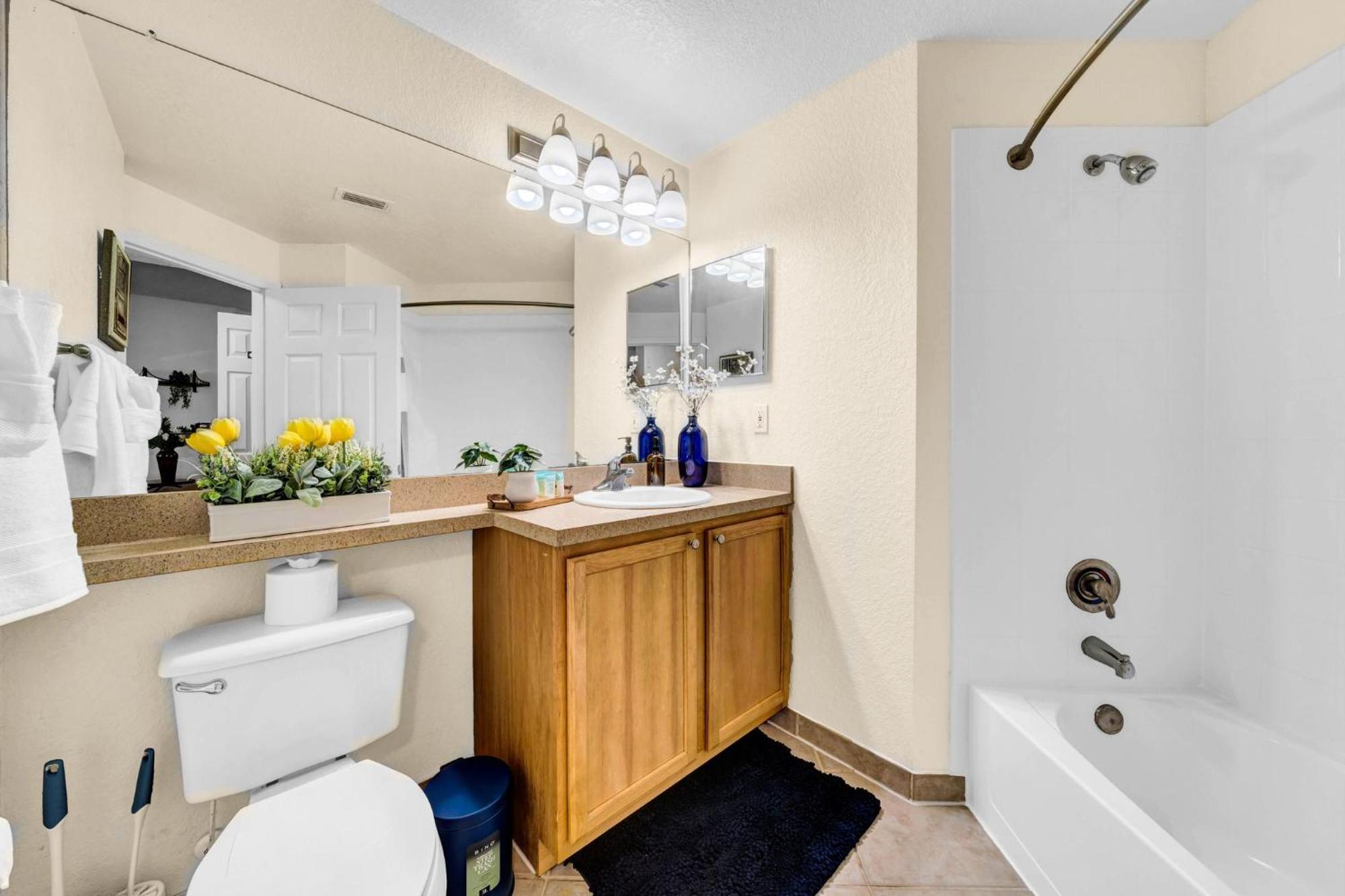 Spacious 2br2ba Minute To Airport & Westchase #7