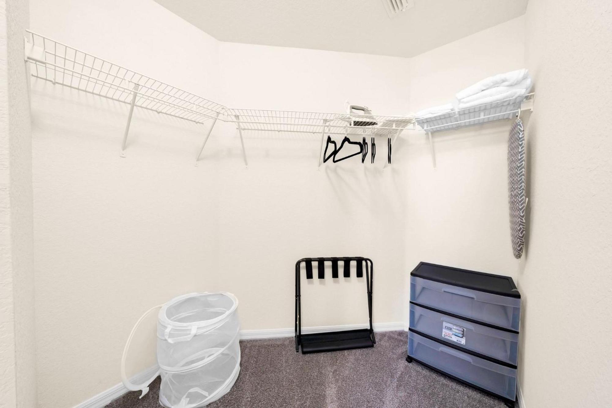 Spacious 2br2ba Minute To Airport & Westchase #7 Apartment